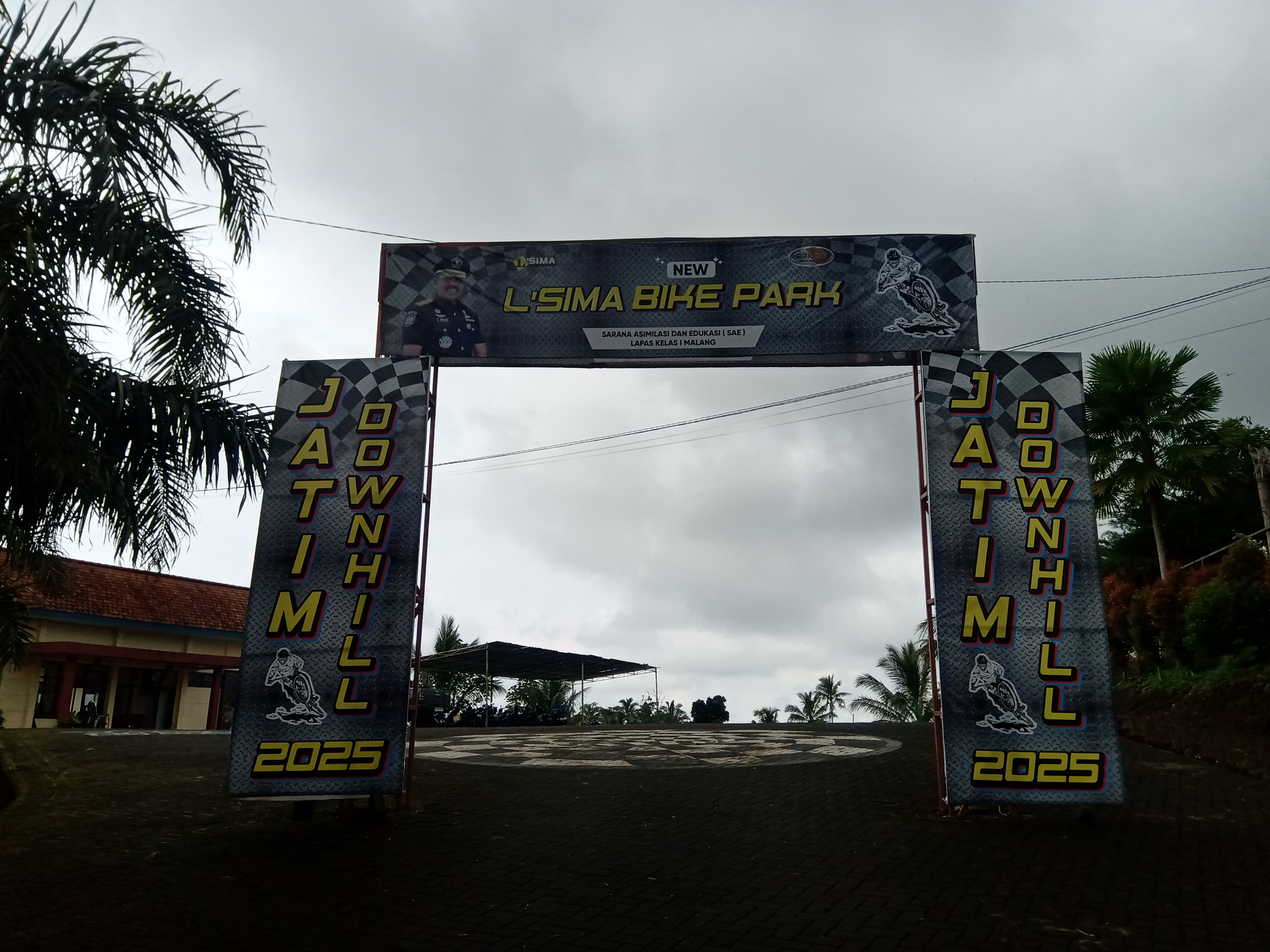 Latihan Sepeda Downhill